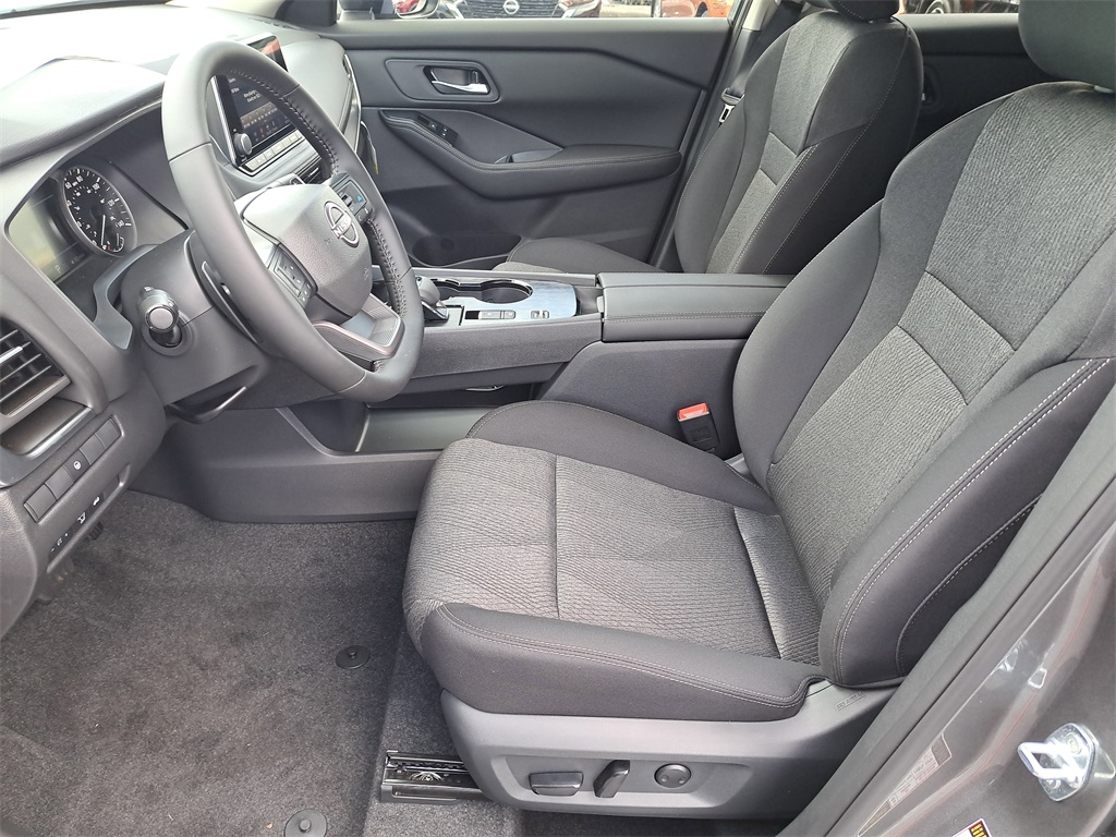 2026 Nissan Rogue SV photo 19
