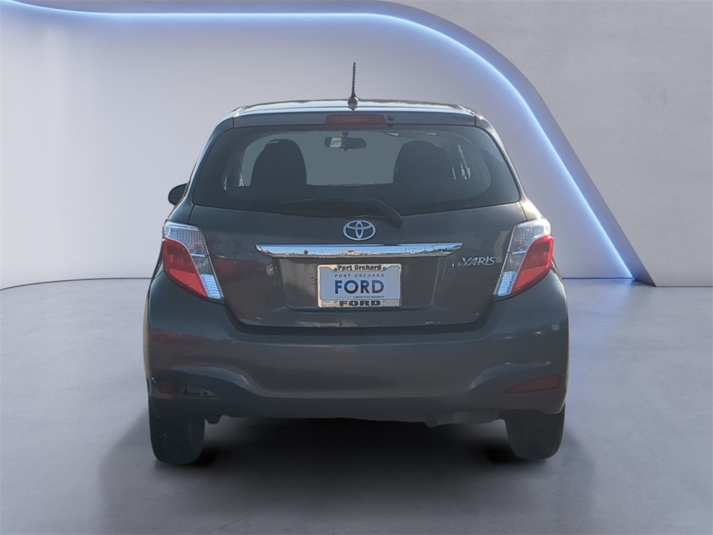 2014 Toyota Yaris L photo 4