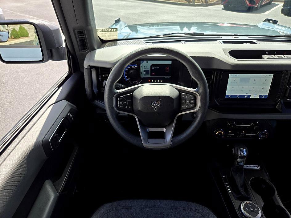 2022 Ford Bronco Base photo 9