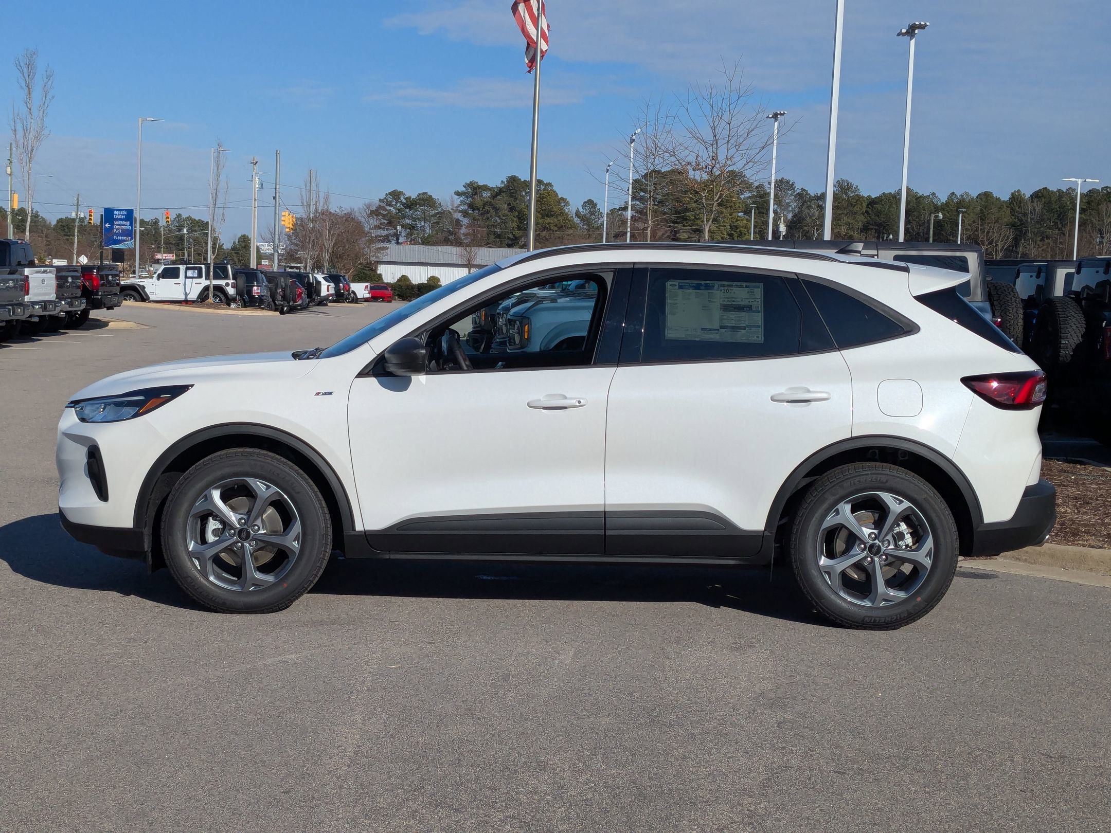 2025 Ford Escape ST-Line photo 8