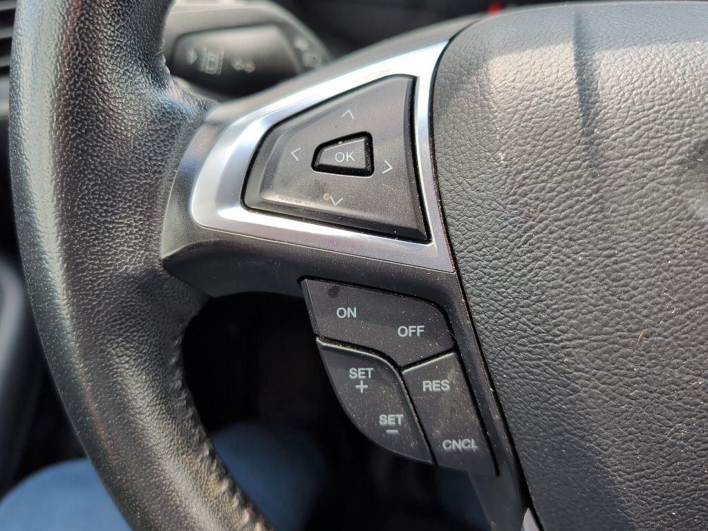 2020 Ford Edge SEL photo 5