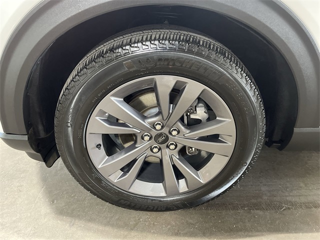 2023 Ford Explorer XLT photo 23