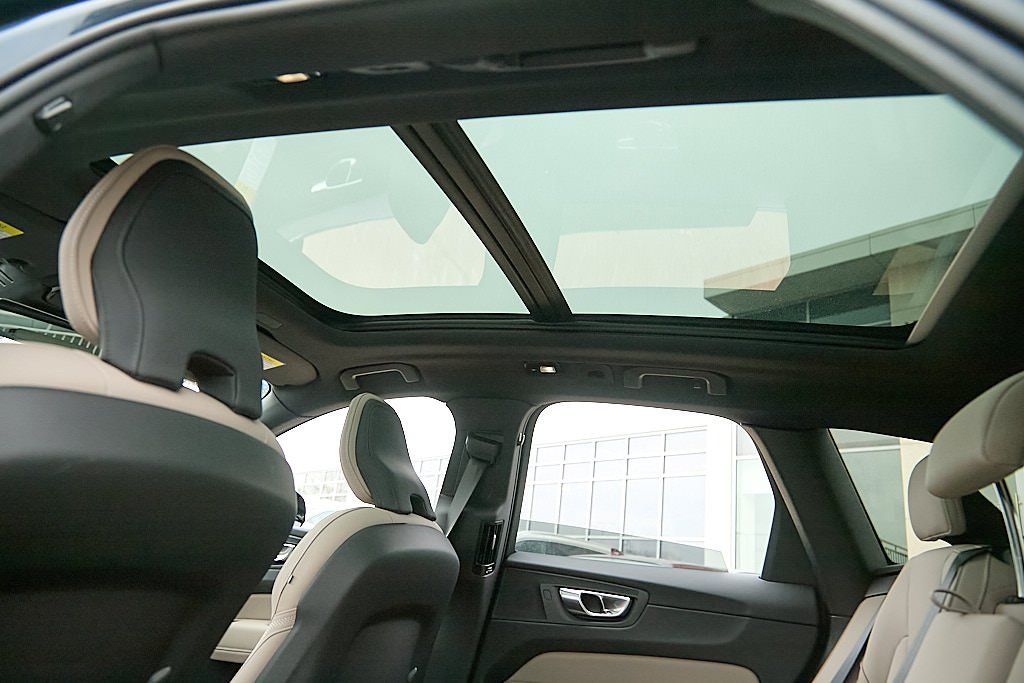 2026 VOLVO XC60 - Image 22