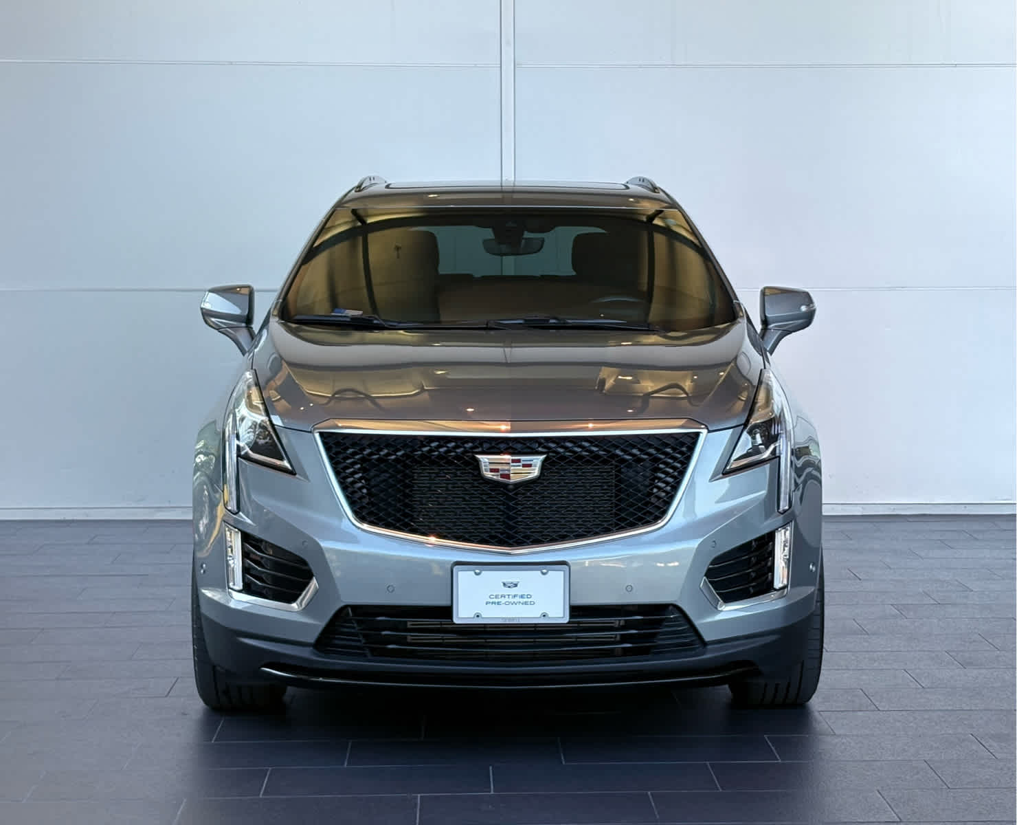 2023 Cadillac XT5 Sport photo 2