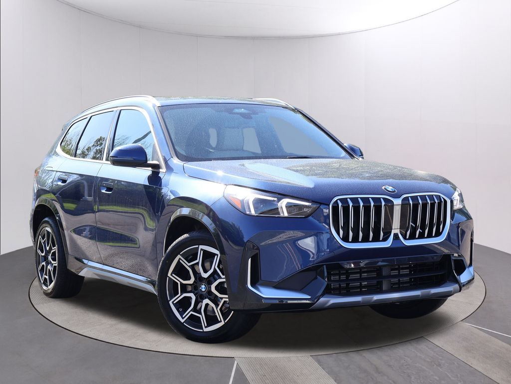 2025 BMW X1 28i's photo