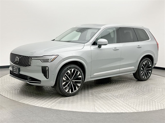 2025 Volvo XC90 Plus's photo