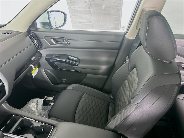 2025 Nissan Pathfinder SV photo 24