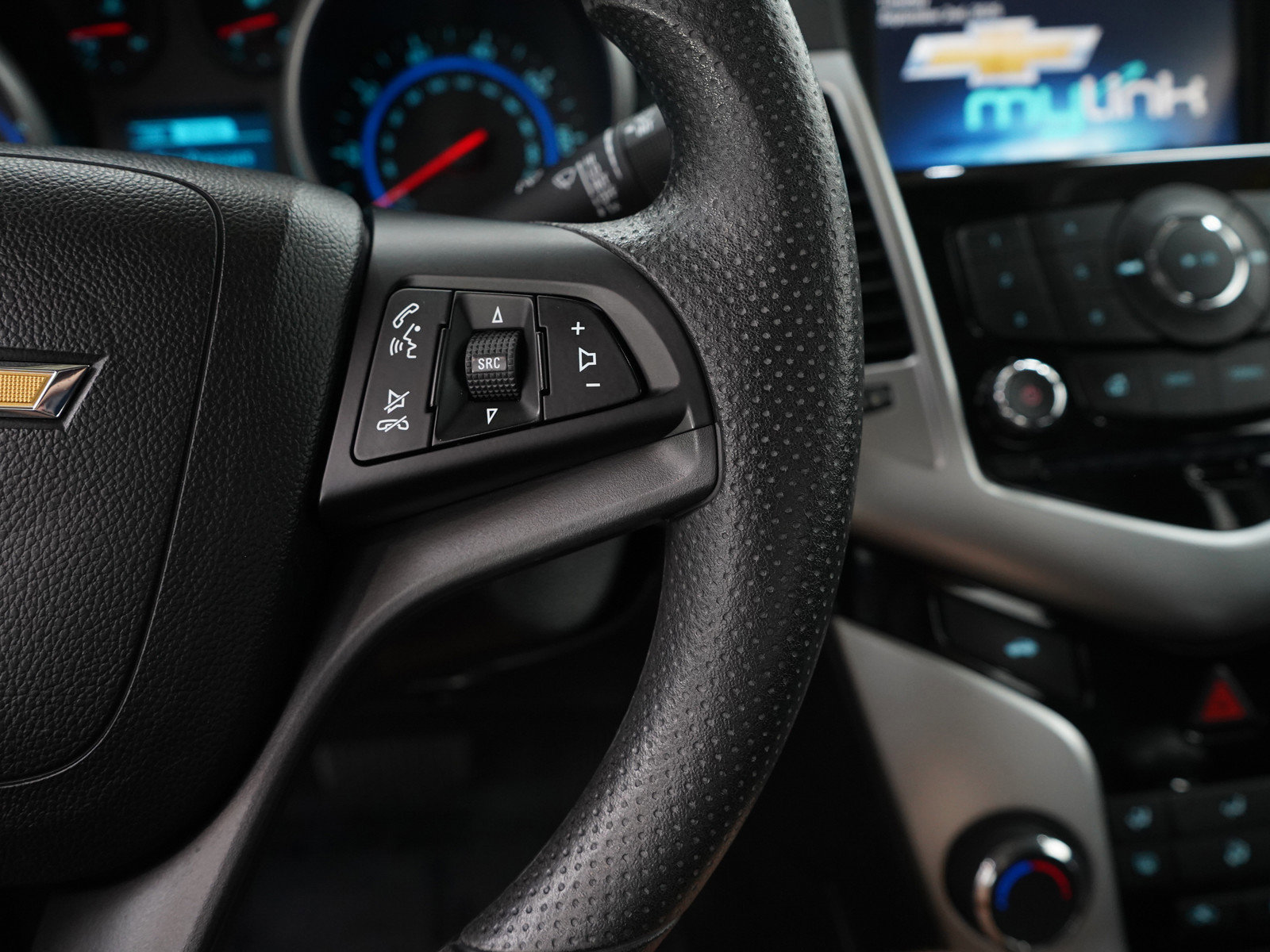 2016 Chevrolet Cruze LT photo 21