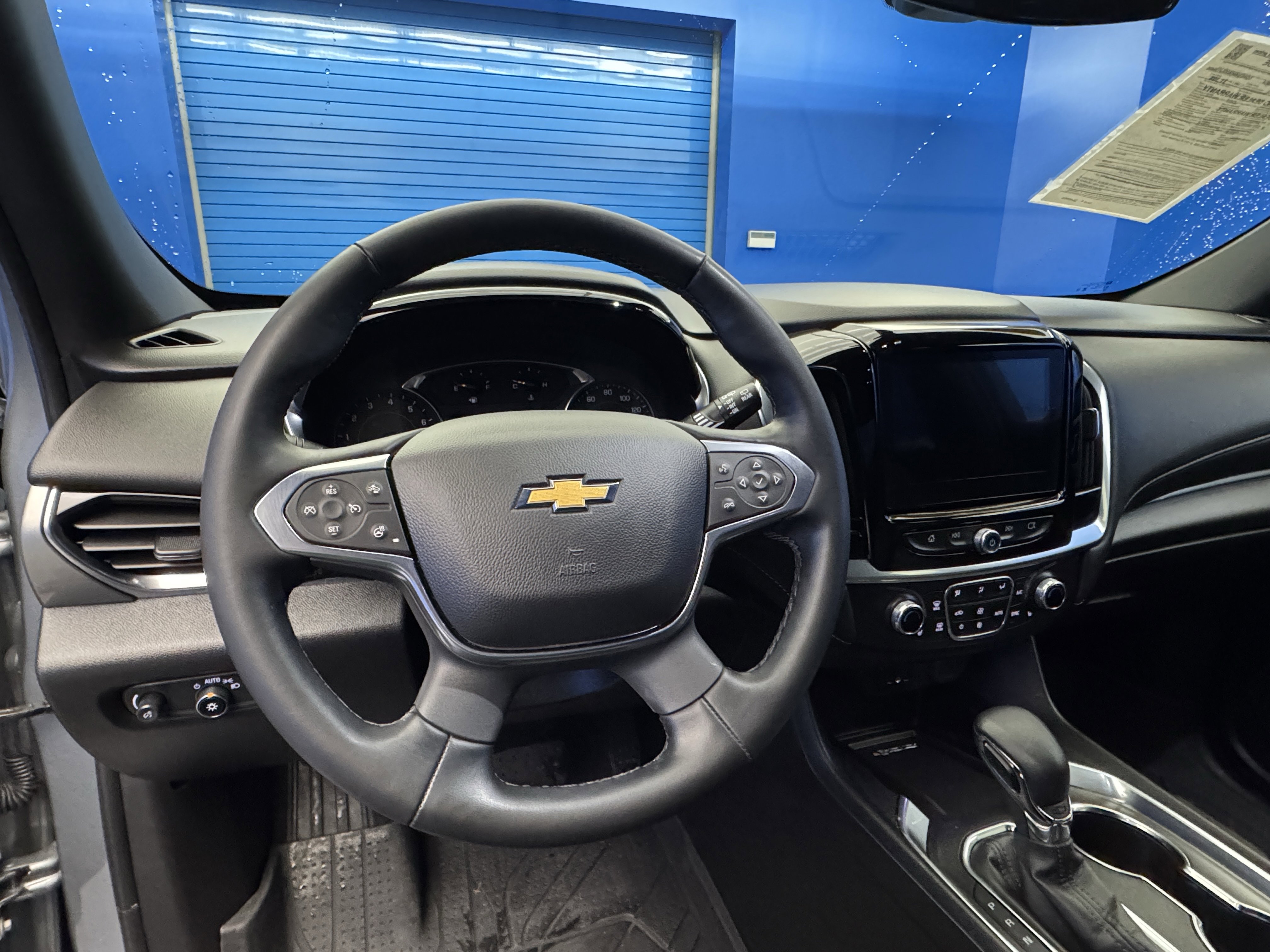2024 Chevrolet Traverse Leather photo 2