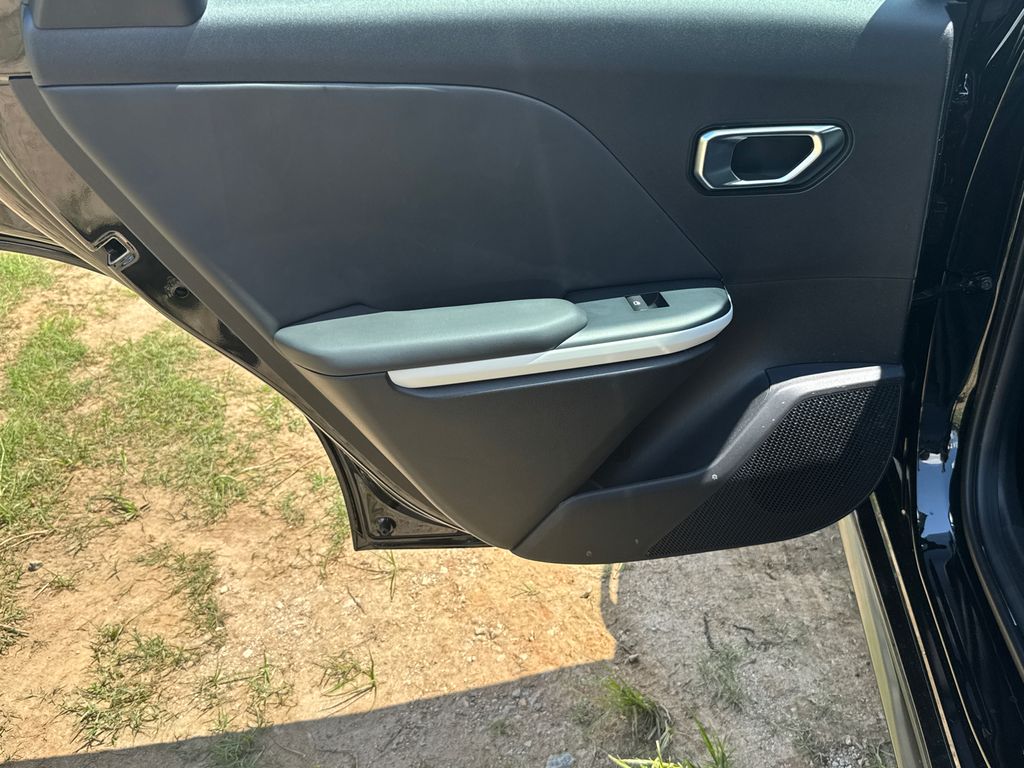 2025 Kia K4 GT-Line photo 20