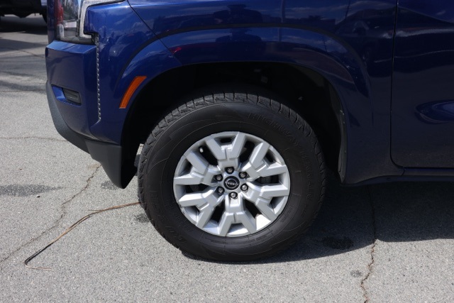 2023 Nissan Frontier SV photo 9