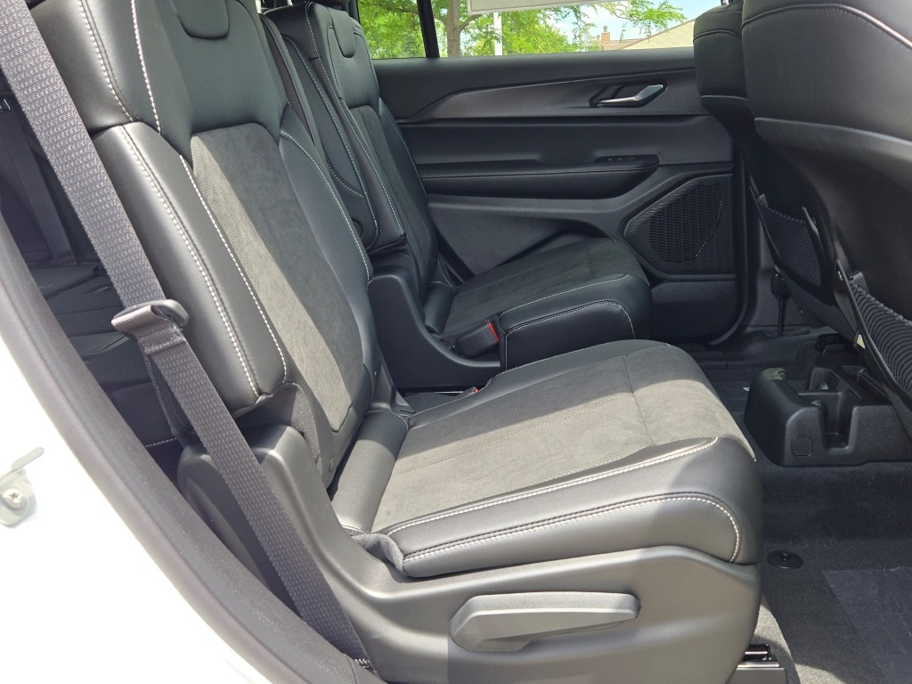 2025 Jeep Grand Cherokee Altitude X photo 10