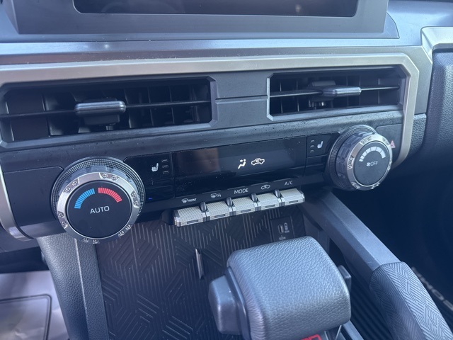 2024 Toyota Tacoma TRD Off-Road photo 18