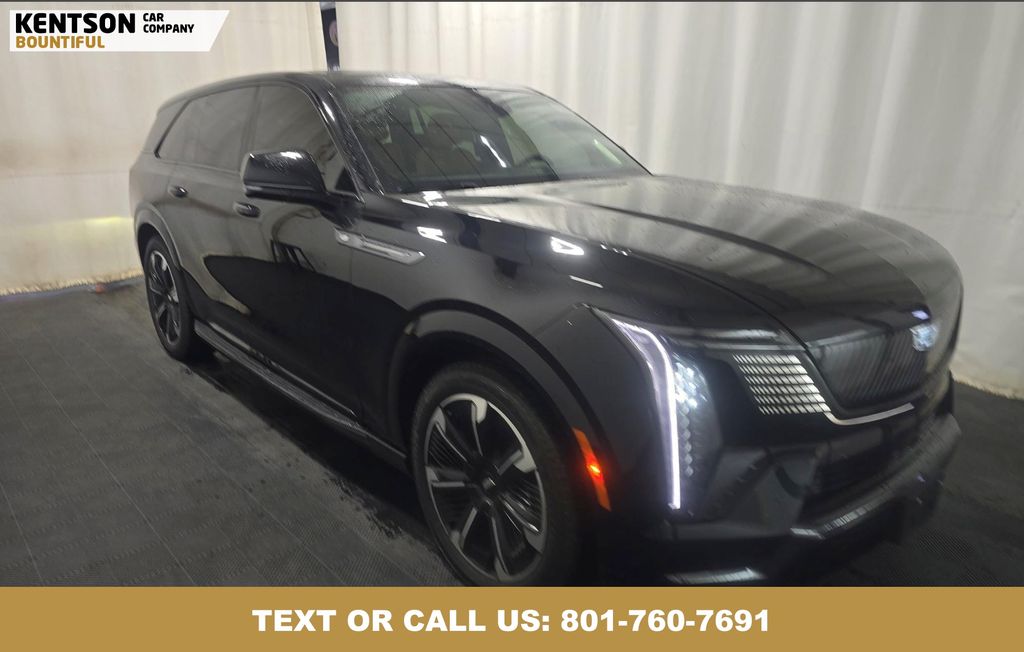 2025 Cadillac Escalade IQ Sport photo 2