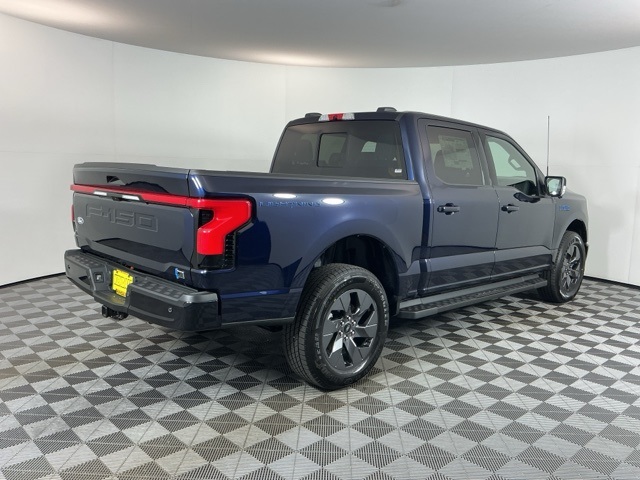 2025 Ford F-150 Lightning Lariat photo 4