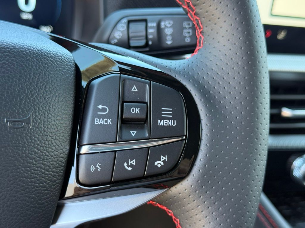 2025 Ford Explorer ST-Line photo 9