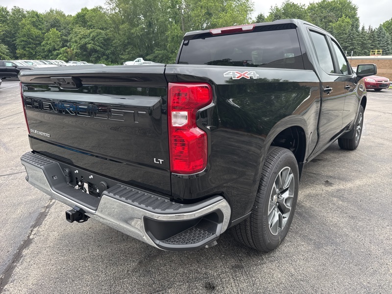 2025 Chevrolet Silverado 1500 LT photo 3