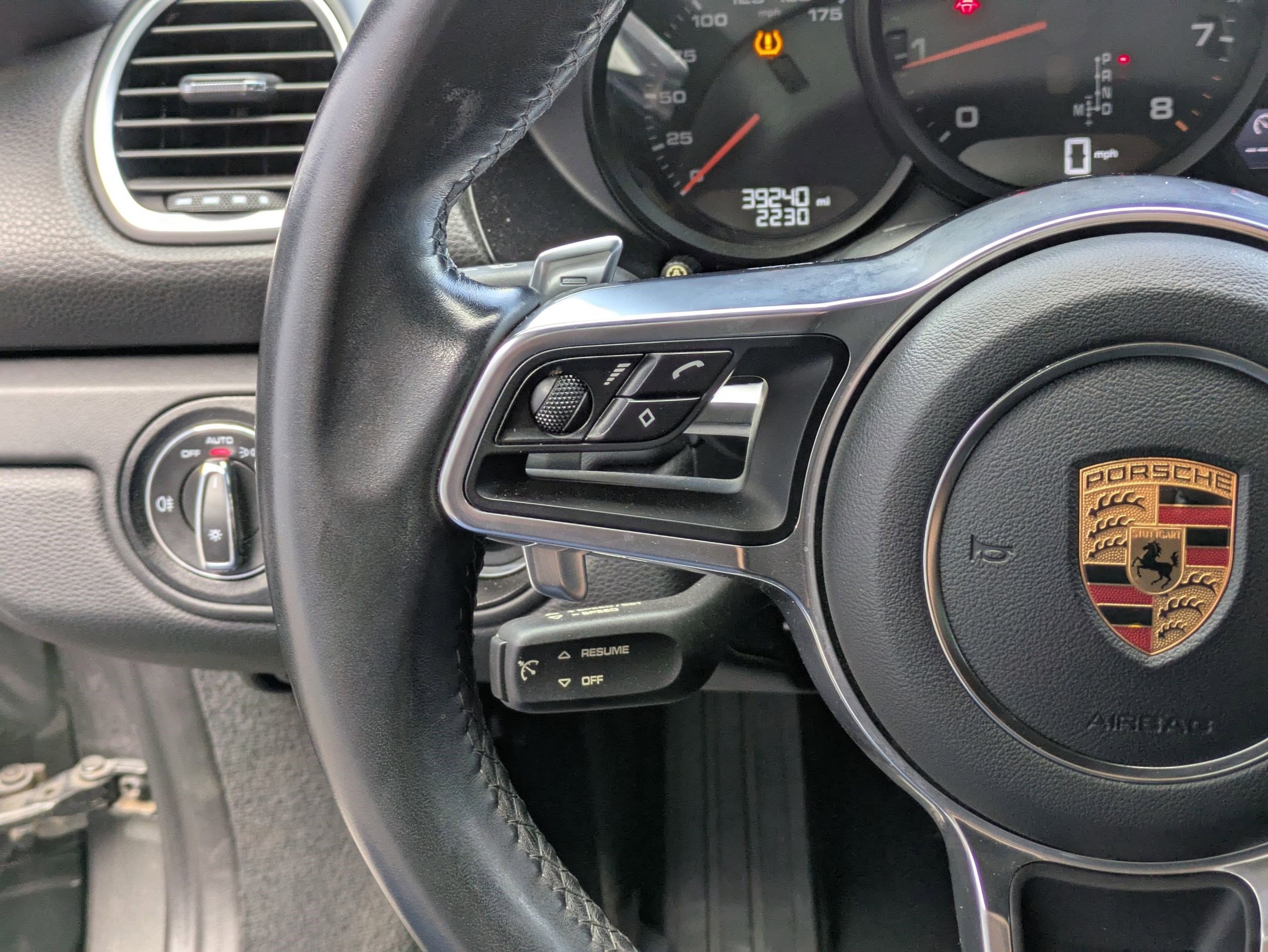 2019 Porsche Cayman T photo 17