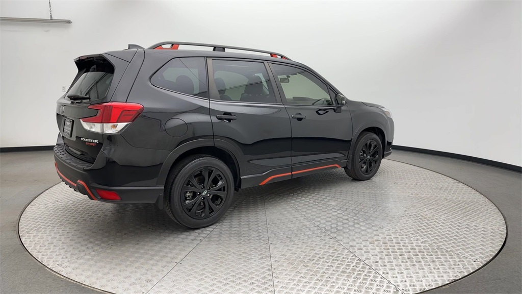 2022 Subaru Forester Sport photo 2