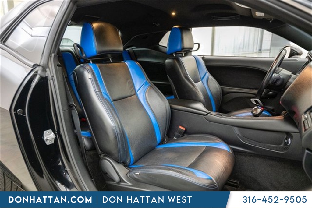 2015 Dodge Challenger R/T photo 21