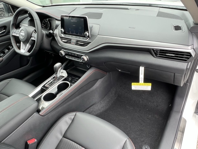 2025 Nissan Altima SR photo 20