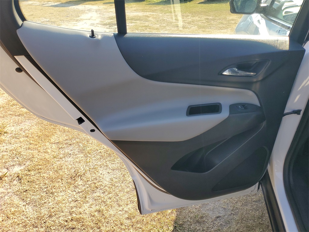 2023 Chevrolet Equinox LS photo 26