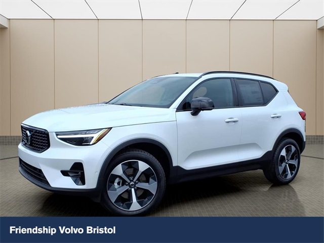 2026 Volvo XC40 Plus's photo