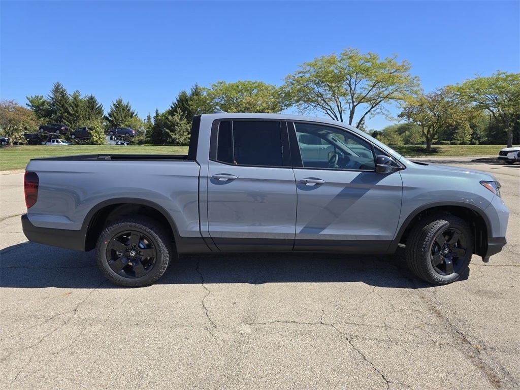 2025 Honda Ridgeline Black Edition photo 17