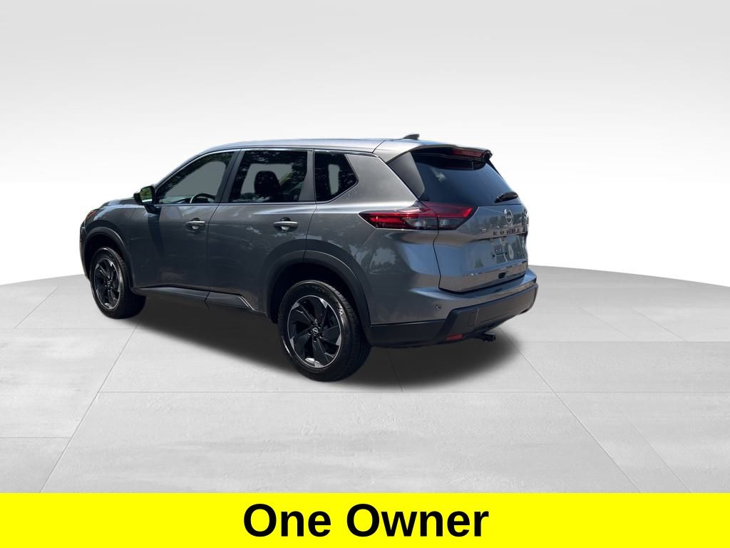 2024 Nissan Rogue SV photo 4