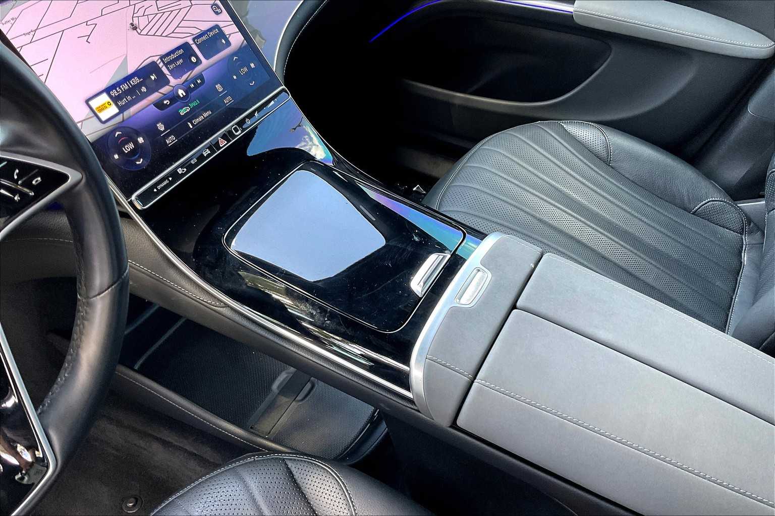 2023 Mercedes Benz EQS SUV 450 photo 15