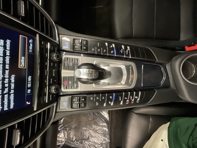 2016 Porsche Panamera E-Hybrid S photo 21