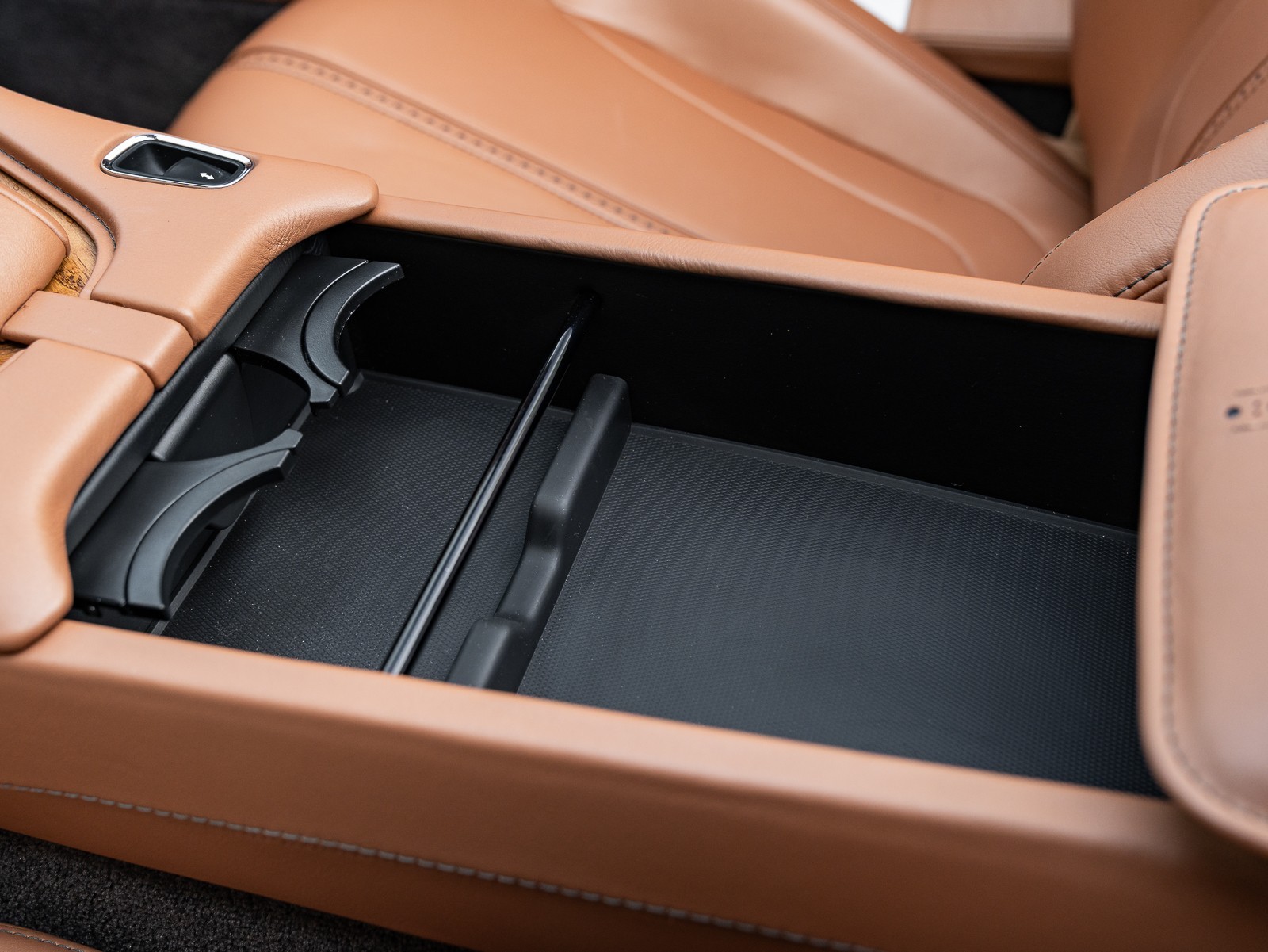 2019 Aston Martin DB11 AM5 photo 48