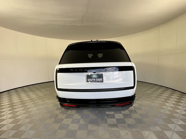2025 Land Rover Range Rover SE photo 2