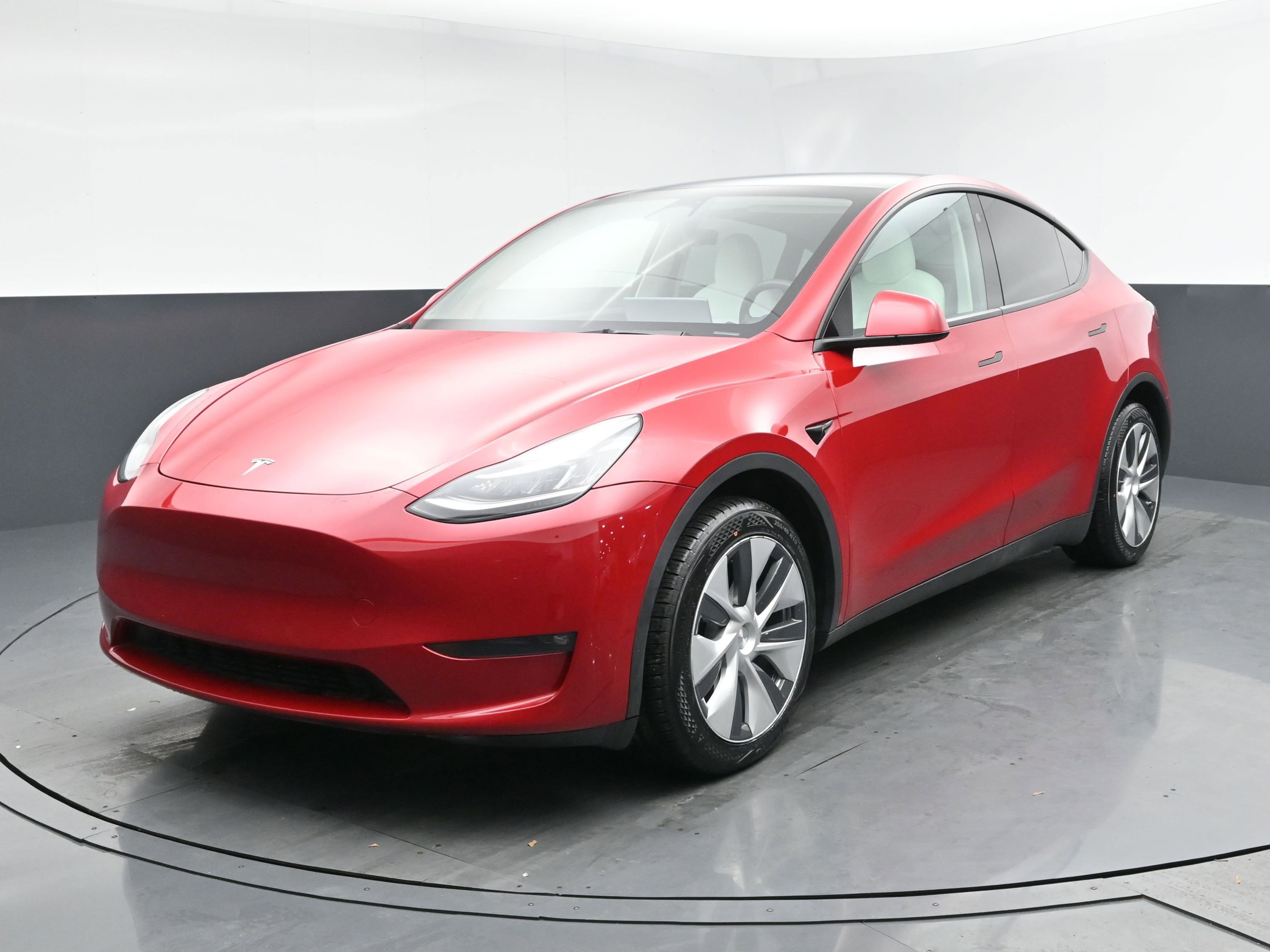 2023 Tesla Model Y Long Range's photo