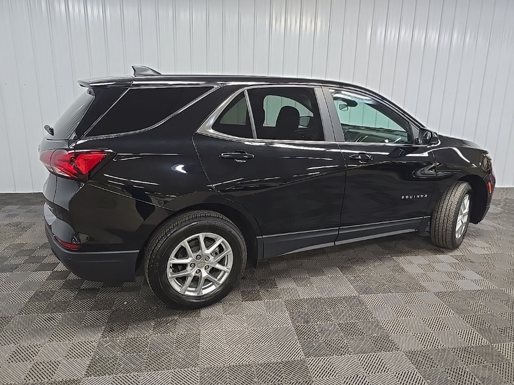 2022 Chevrolet Equinox LT photo 3