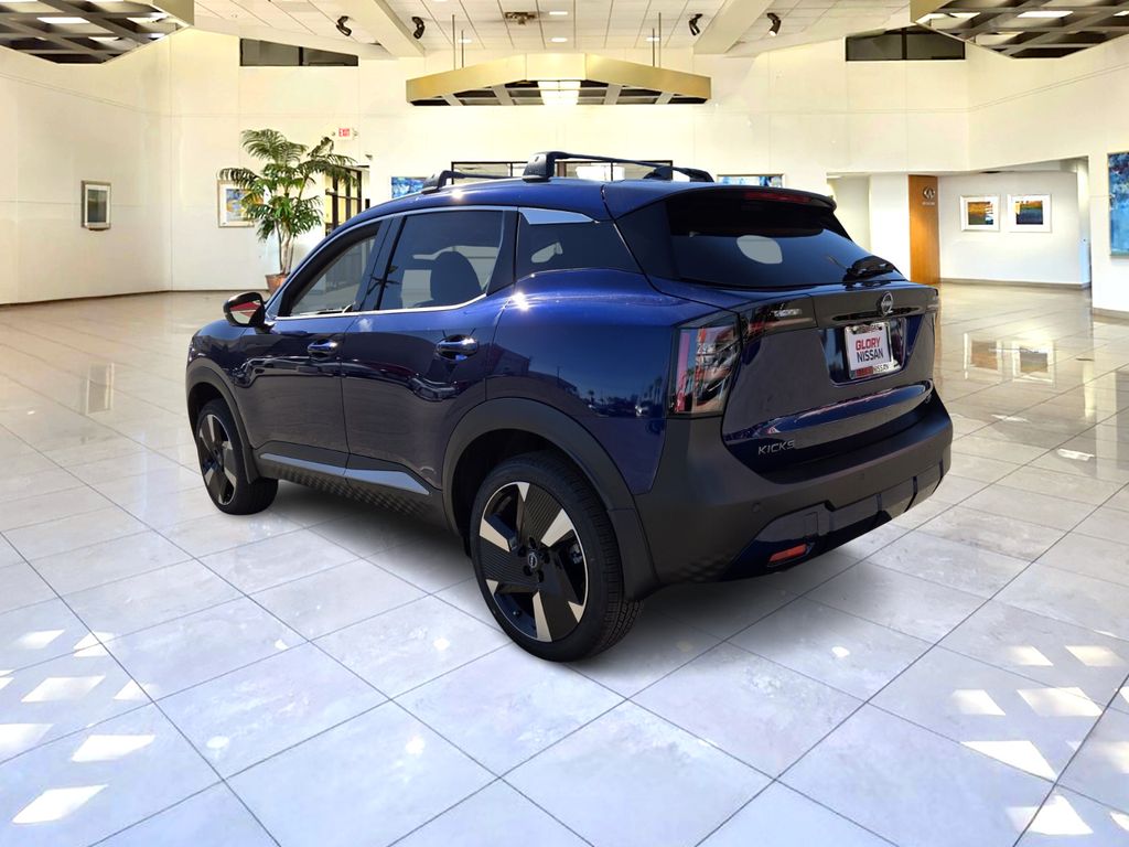2026 Nissan Kicks SR photo 3