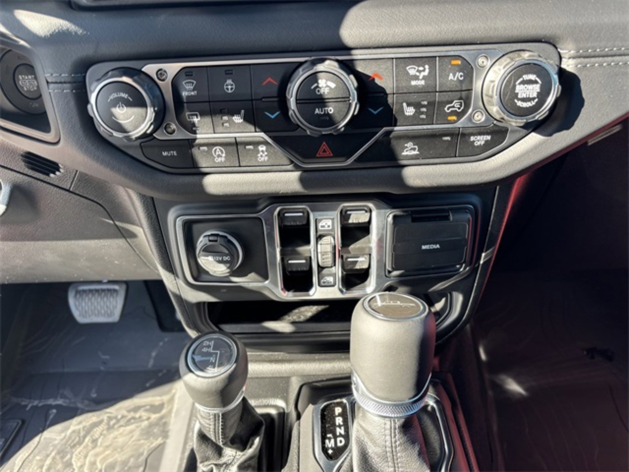 2025 Jeep Gladiator Texas Trail photo 14