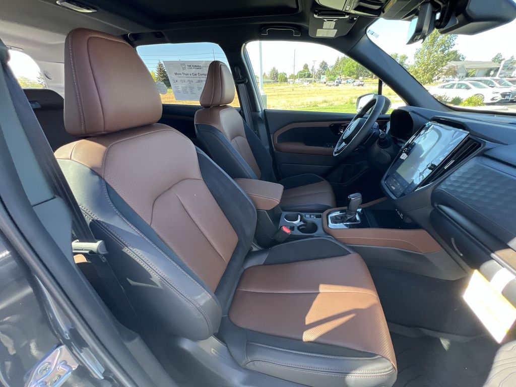 2025 Subaru Forester Touring photo 28