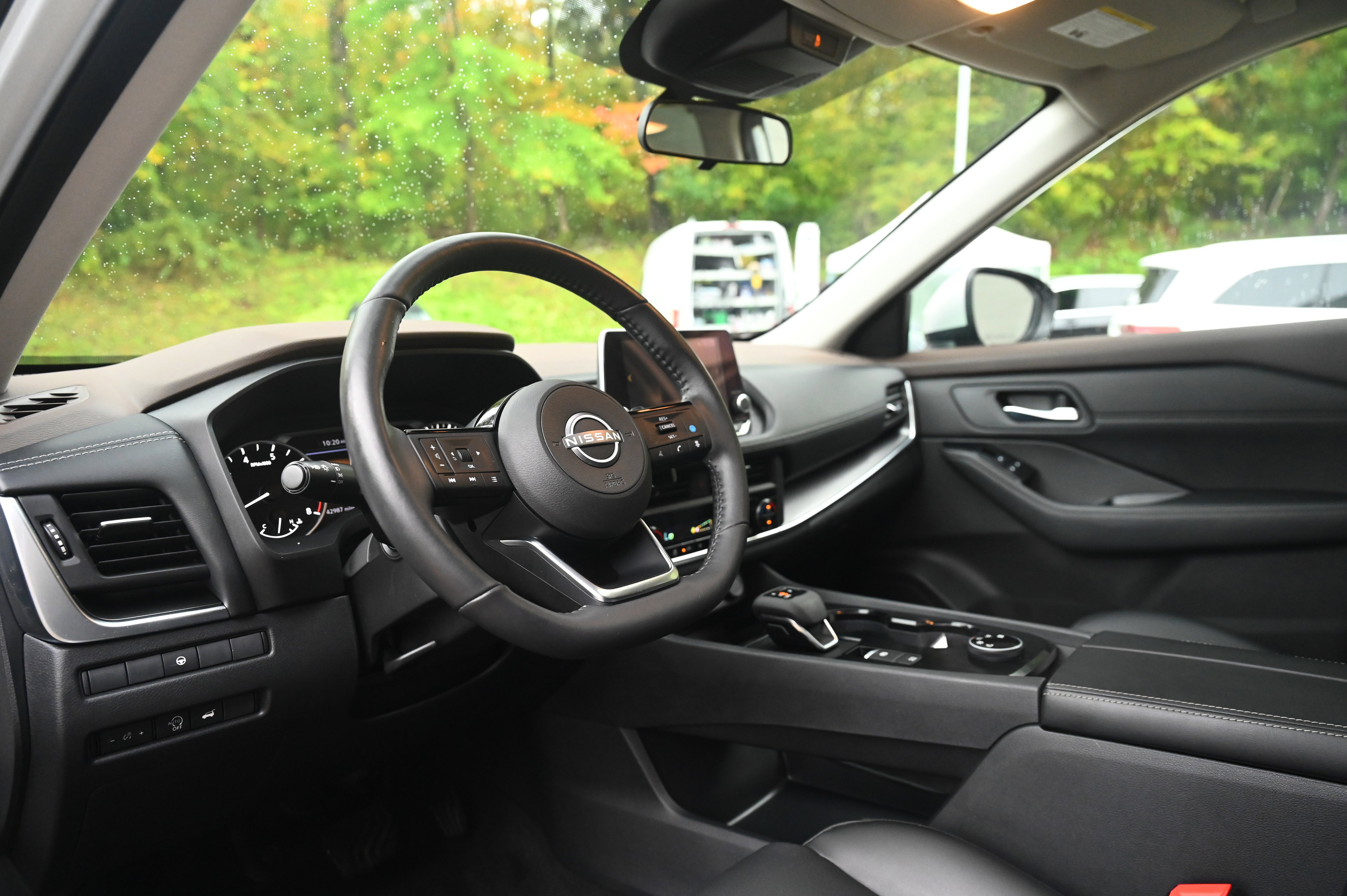 2023 Nissan Rogue SV photo 16