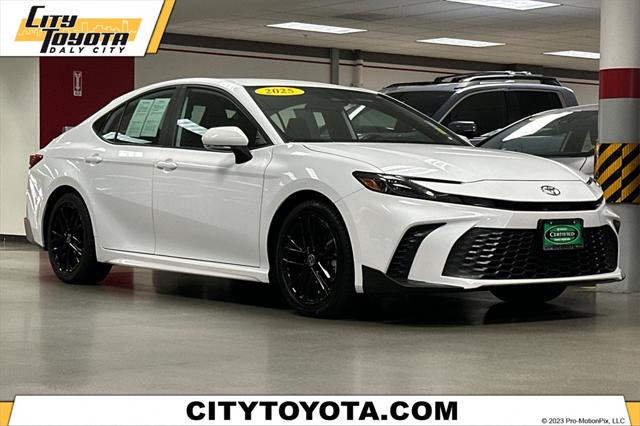 2025 Toyota Camry SE