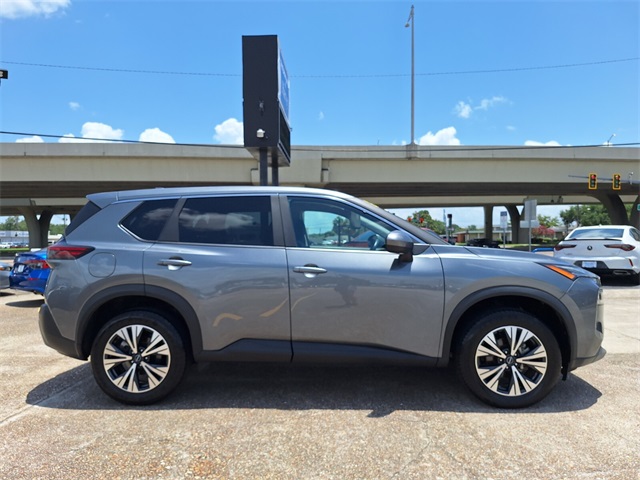 2023 Nissan Rogue SV photo 4