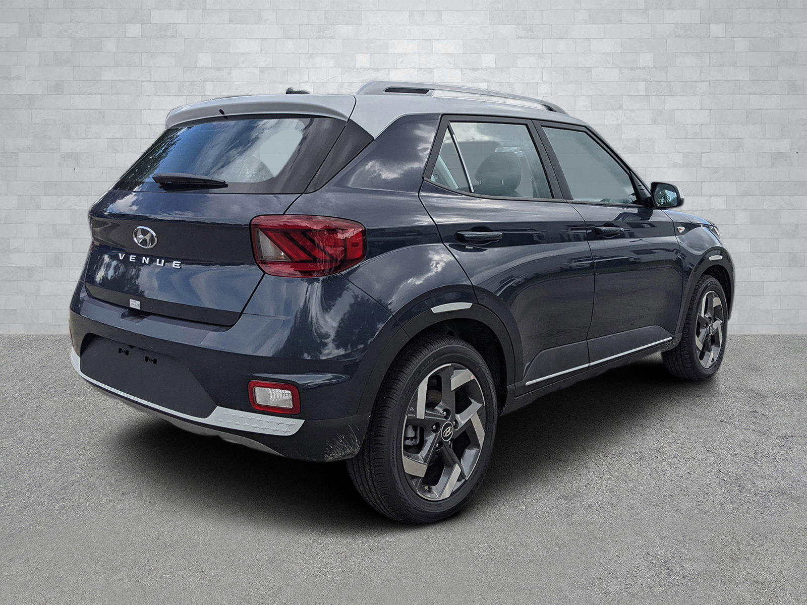 2025 Hyundai Venue SEL Limited photo 4