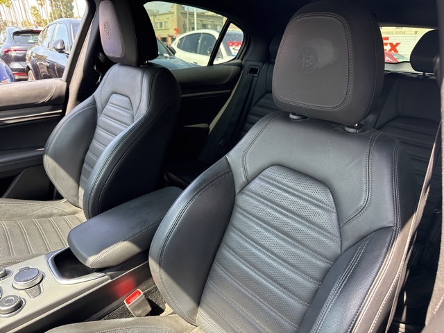 2022 Alfa Romeo Stelvio Ti Sport photo 4