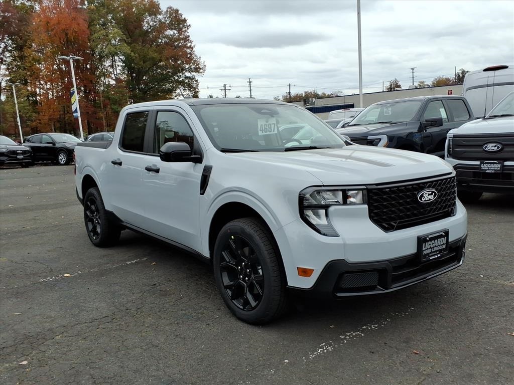 2025 Ford Maverick XLT's photo