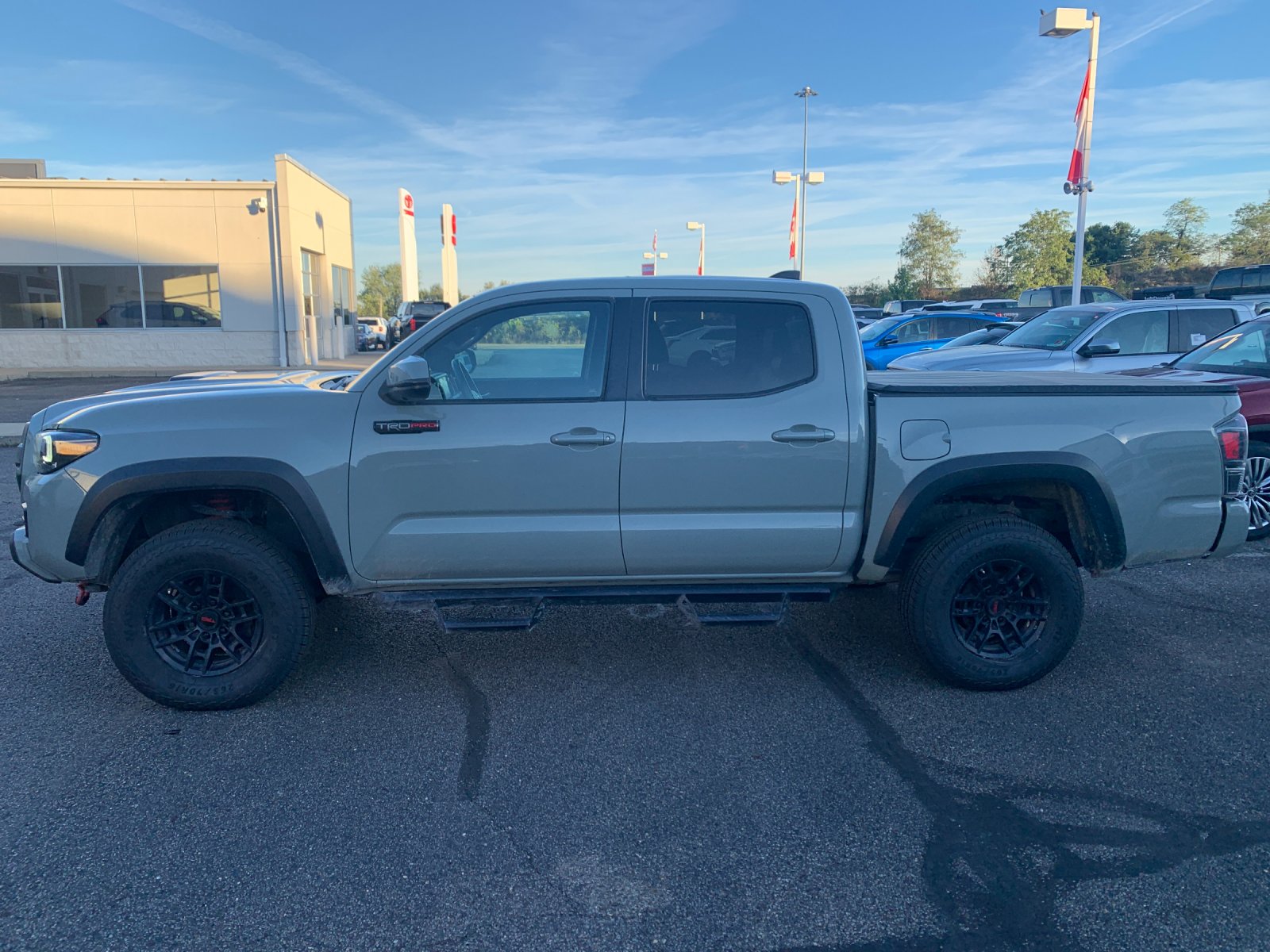 2021 Toyota Tacoma TRD Pro photo 2