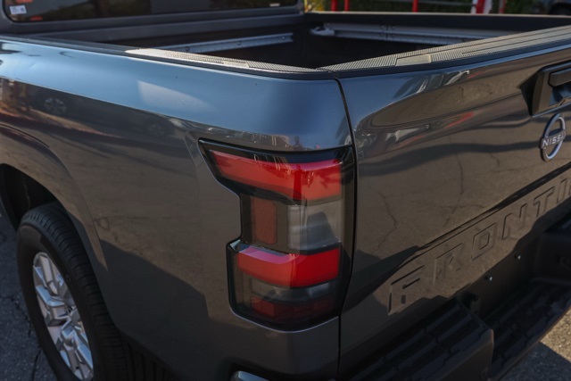 2024 Nissan Frontier SV photo 5