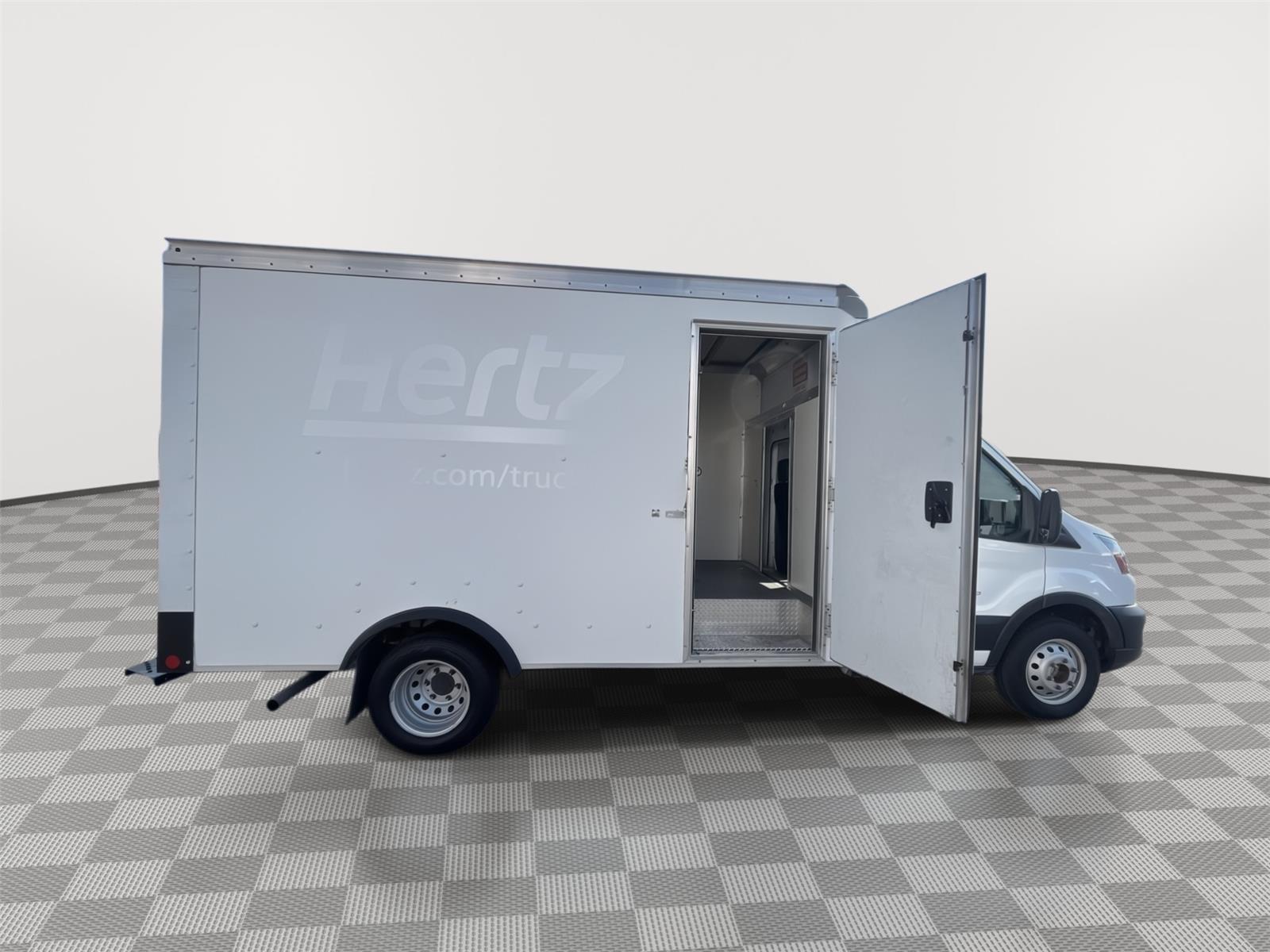 2022 Ford Transit Cutaway photo 13