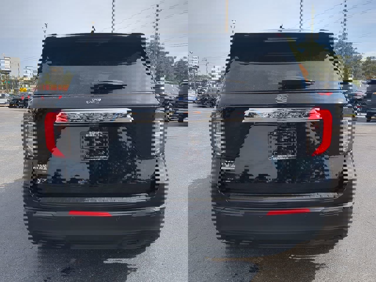 2024 Ford Explorer XLT photo 3