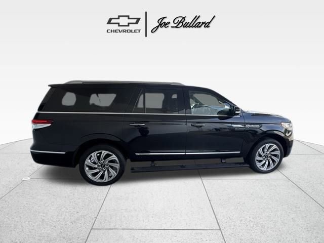 2023 Lincoln Navigator L Reserve photo 6