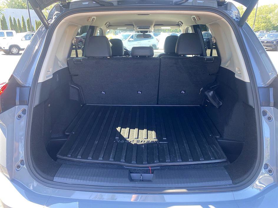 2025 Nissan Rogue SV photo 17